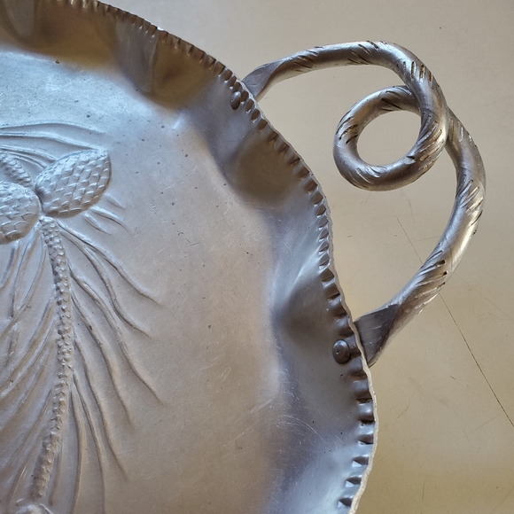 Vintage Meat Platter w/Round Scalloped Rim Perfect for Thanksgiving & Holidays - Picture 3 of 8